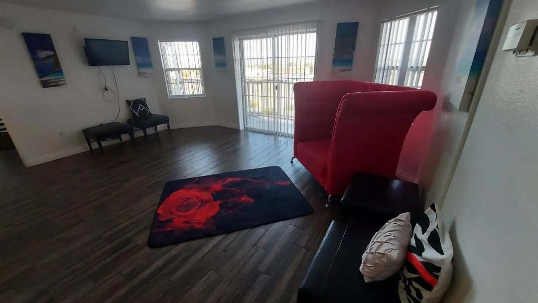 Strip View Condo Near Convention Center 라스베이거스